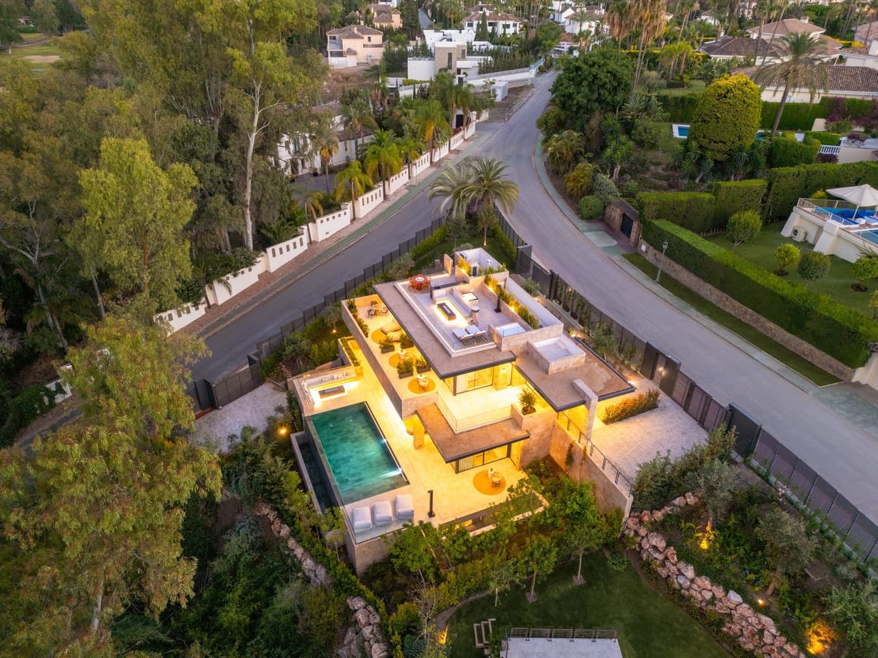 5 slaapkamer Villa te koop in Malaga stad met zwembad garage - € 3.995.000 (Ref: 8778072)