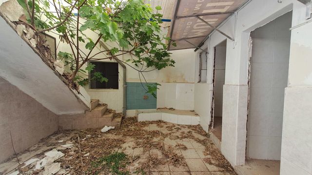 1 quarto Comercial para venda em Orihuela ciudad, Orihuela com garagem - 345 000 € (Ref: 8778077)