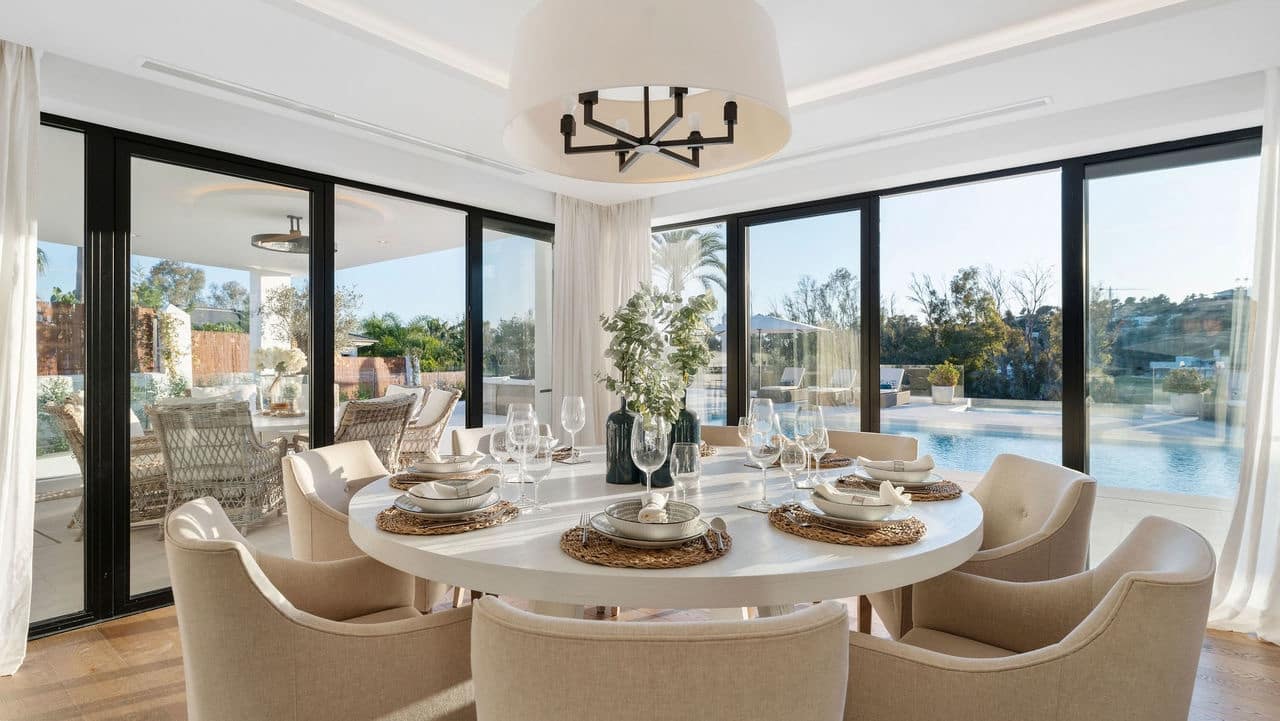 7 sypialnia Willa na sprzedaż w Nueva Andalucia z basenem garażem - 6 990 000 € (Ref: 8778091)