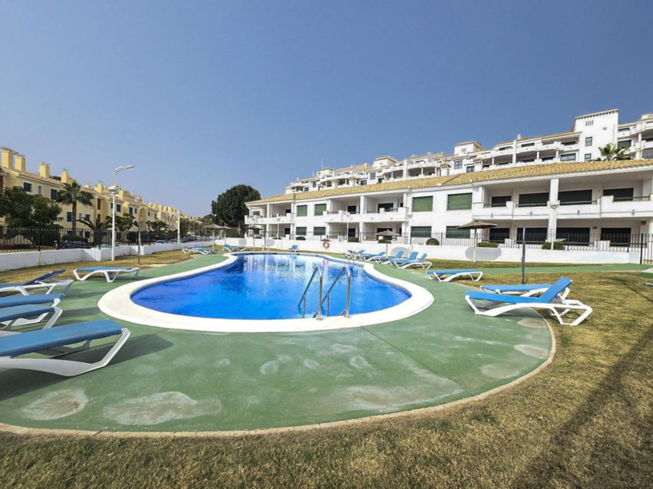 2 soveværelse Lejlighed til salg i Campoamor med swimmingpool - € 212.350 (Ref: 8778329)
