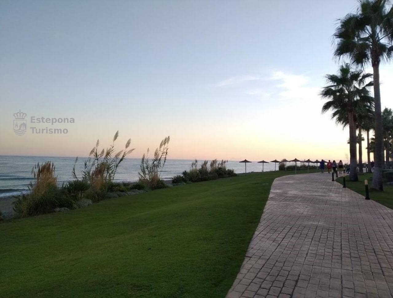 3 chambre Penthouse à vendre à Estepona avec piscine - 782 700 € (Ref: 8778755)
