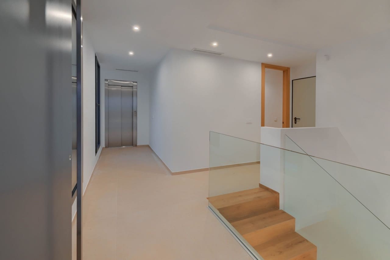 4 Zimmer Villa zu verkaufen in Calpe / Calp mit Pool Garage - 1.925.000 € (Ref: 8784371)