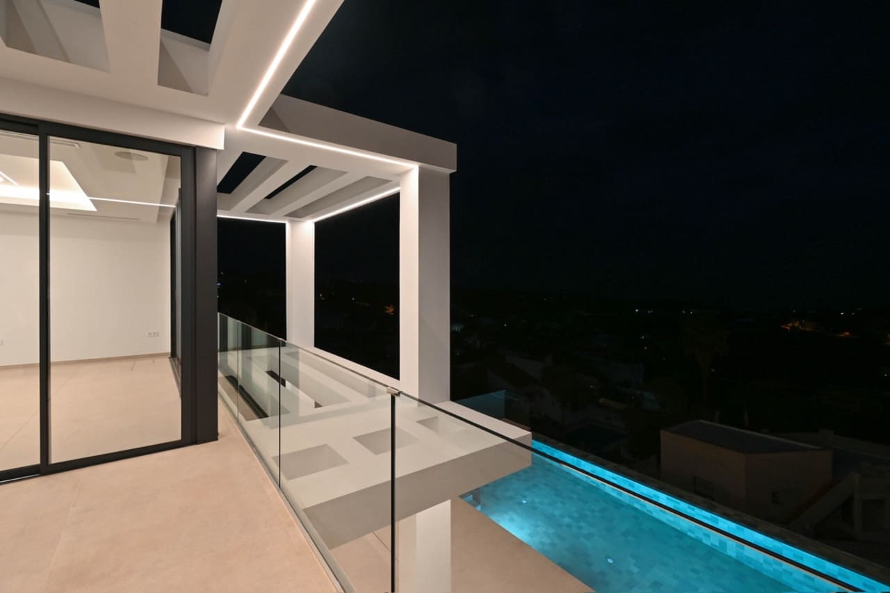 4 Zimmer Villa zu verkaufen in Calpe / Calp mit Pool Garage - 1.925.000 € (Ref: 8784371)