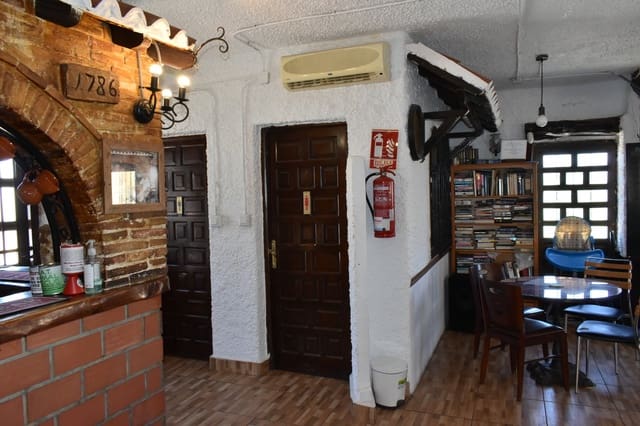 Kommersiell til salgs i Ciudad Quesada, Rojales - € 399 000 (Ref: 8787158)