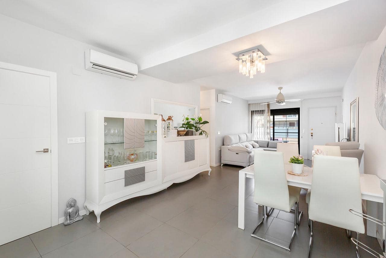 4 sovrum Lägenhet till salu i Pilar de la Horadada med pool - 597 800 € (Ref: 8792342)