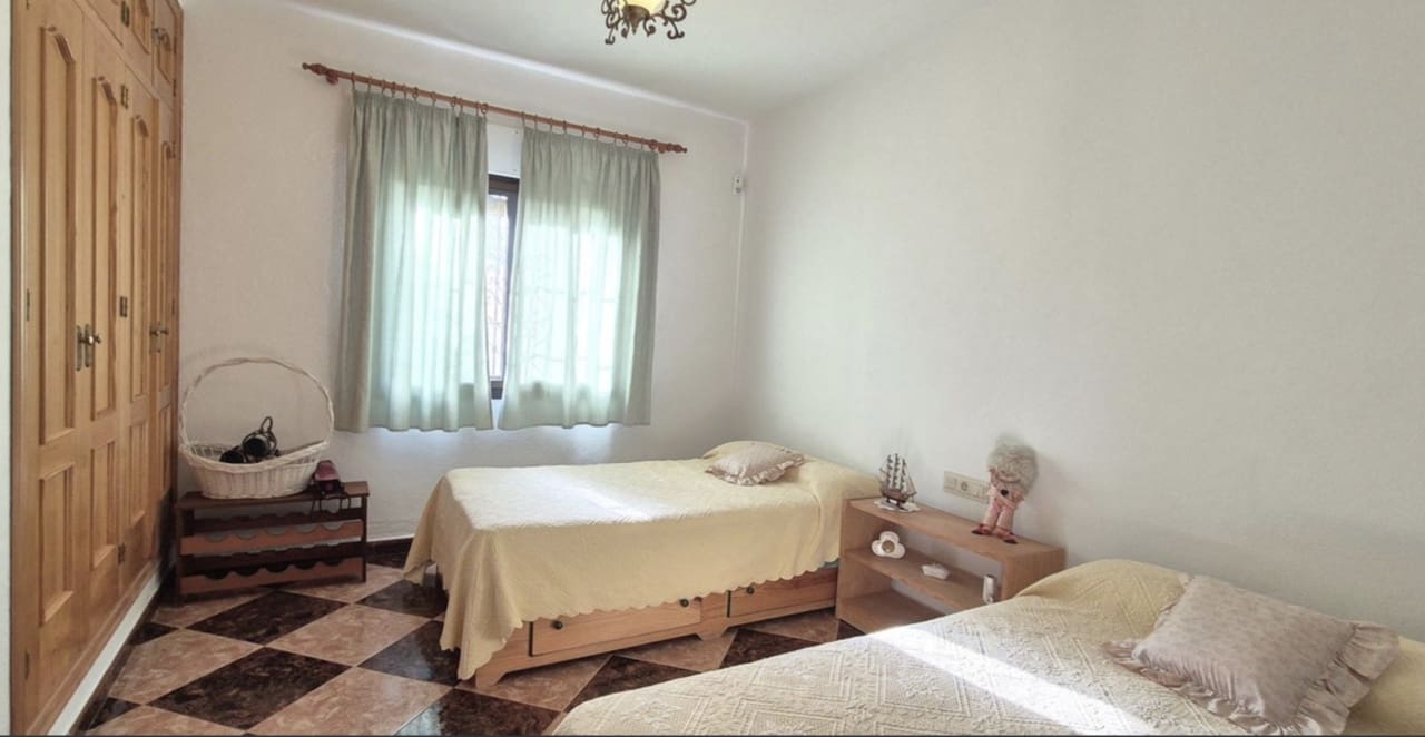 4 soverom Villa til salgs i Marbella med svømmebasseng garasje - € 1 400 000 (Ref: 8796319)