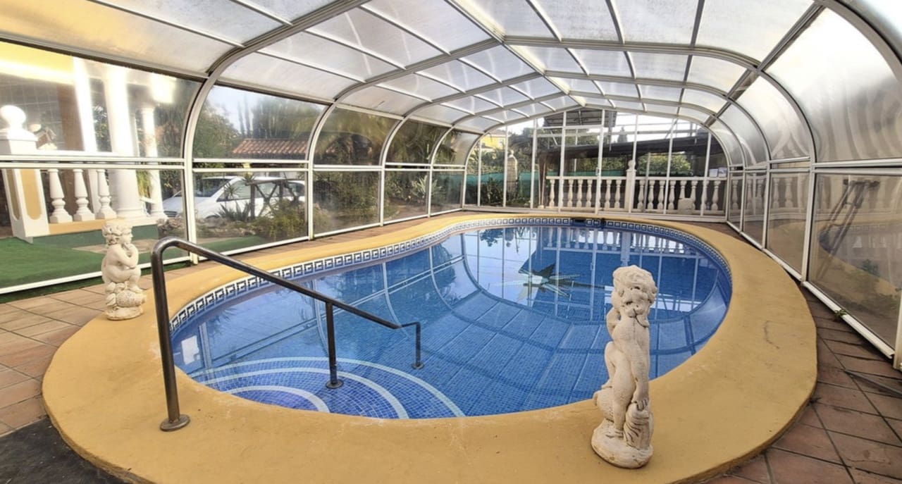 4 soverom Villa til salgs i Marbella med svømmebasseng garasje - € 1 400 000 (Ref: 8796319)