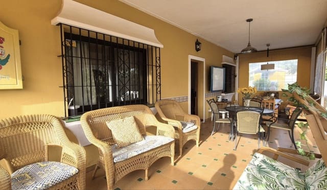4 chambre Villa/Maison à vendre à Casco Antiguo, Marbella avec piscine garage - 1 400 000 € (Ref: 8796319)