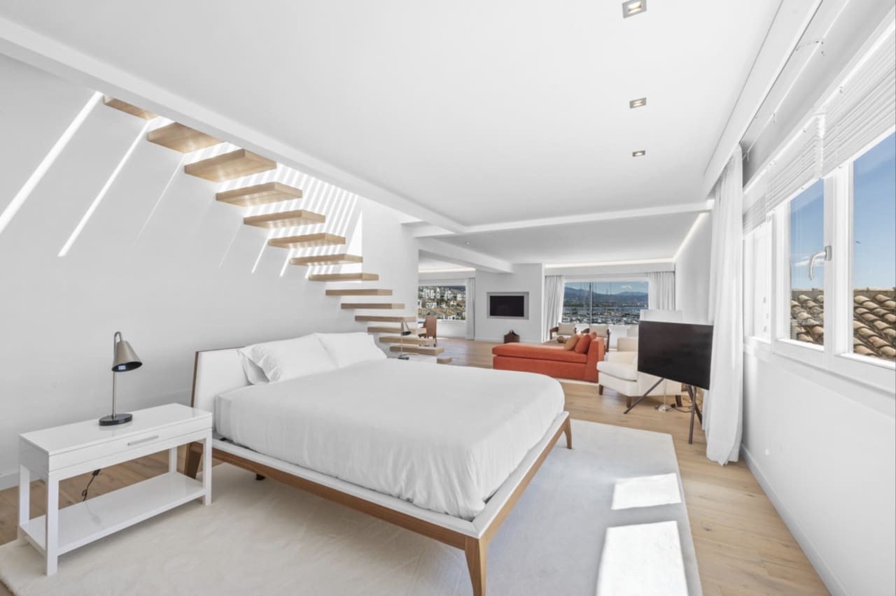 1 soverom Penthouse til salgs i Puerto Banus - € 1 100 000 (Ref: 8796320)