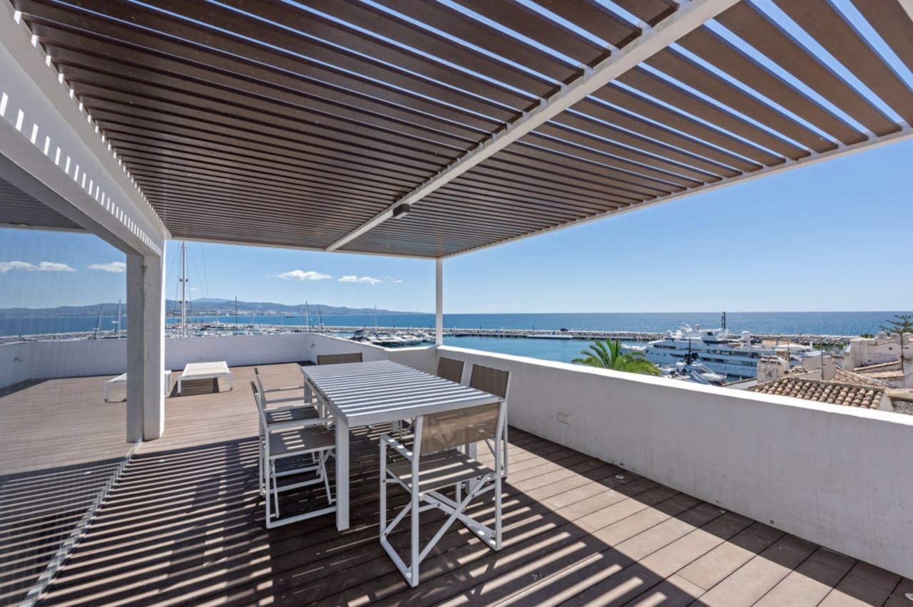 1 soverom Penthouse til salgs i Puerto Banus - € 1 100 000 (Ref: 8796320)
