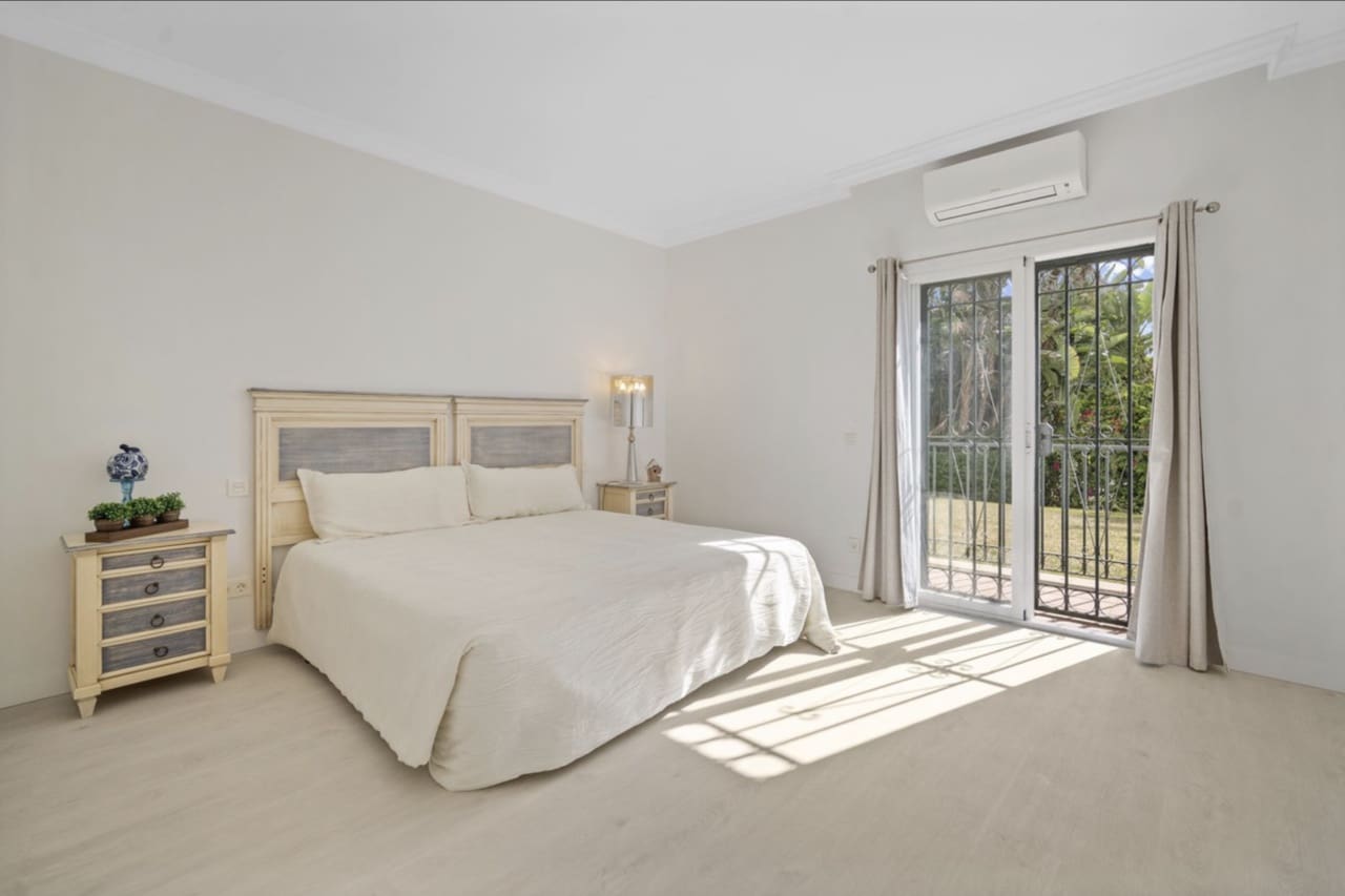 4 soveværelse Lejlighed til salg i Puerto Banus med swimmingpool garage - € 1.690.000 (Ref: 8796322)