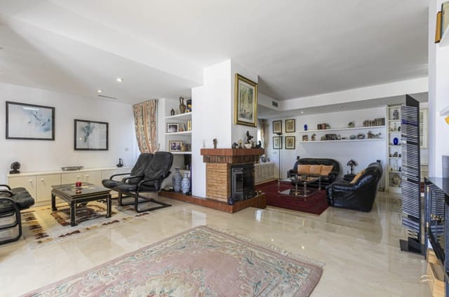 6 chambre Villa/Maison à vendre à Casco Antiguo, Marbella avec piscine garage - 1 590 000 € (Ref: 8796323)
