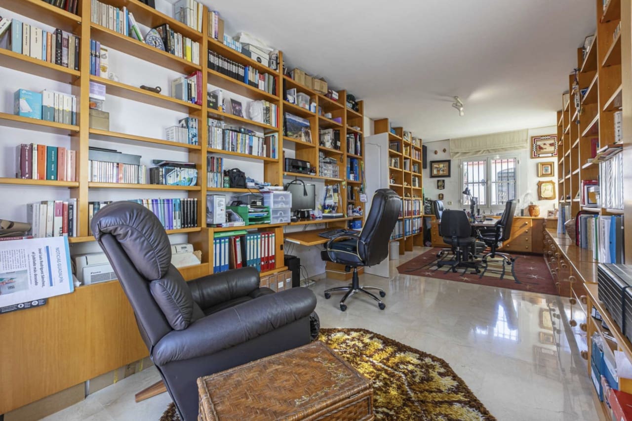 6 soveværelse Villa til salg i Marbella med swimmingpool garage - € 1.590.000 (Ref: 8796323)
