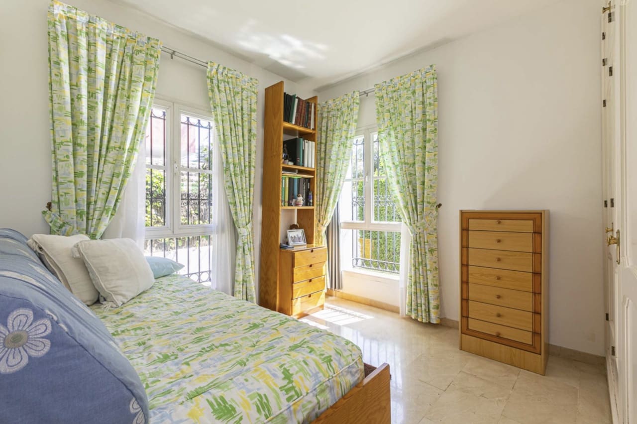 6 soveværelse Villa til salg i Marbella med swimmingpool garage - € 1.590.000 (Ref: 8796323)
