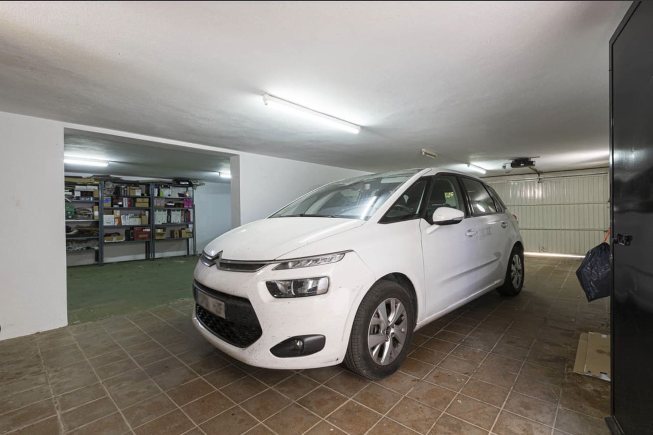 6 soveværelse Villa til salg i Marbella med swimmingpool garage - € 1.590.000 (Ref: 8796323)