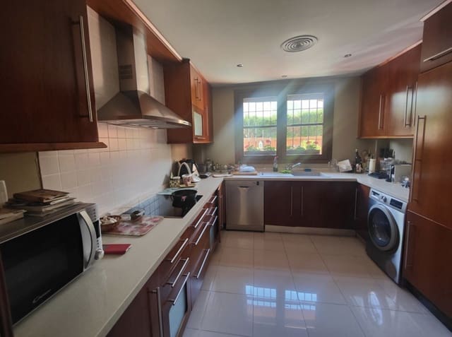 5 chambre Villa/Maison à vendre à Casco Antiguo, Marbella avec piscine garage - 1 550 000 € (Ref: 8796324)
