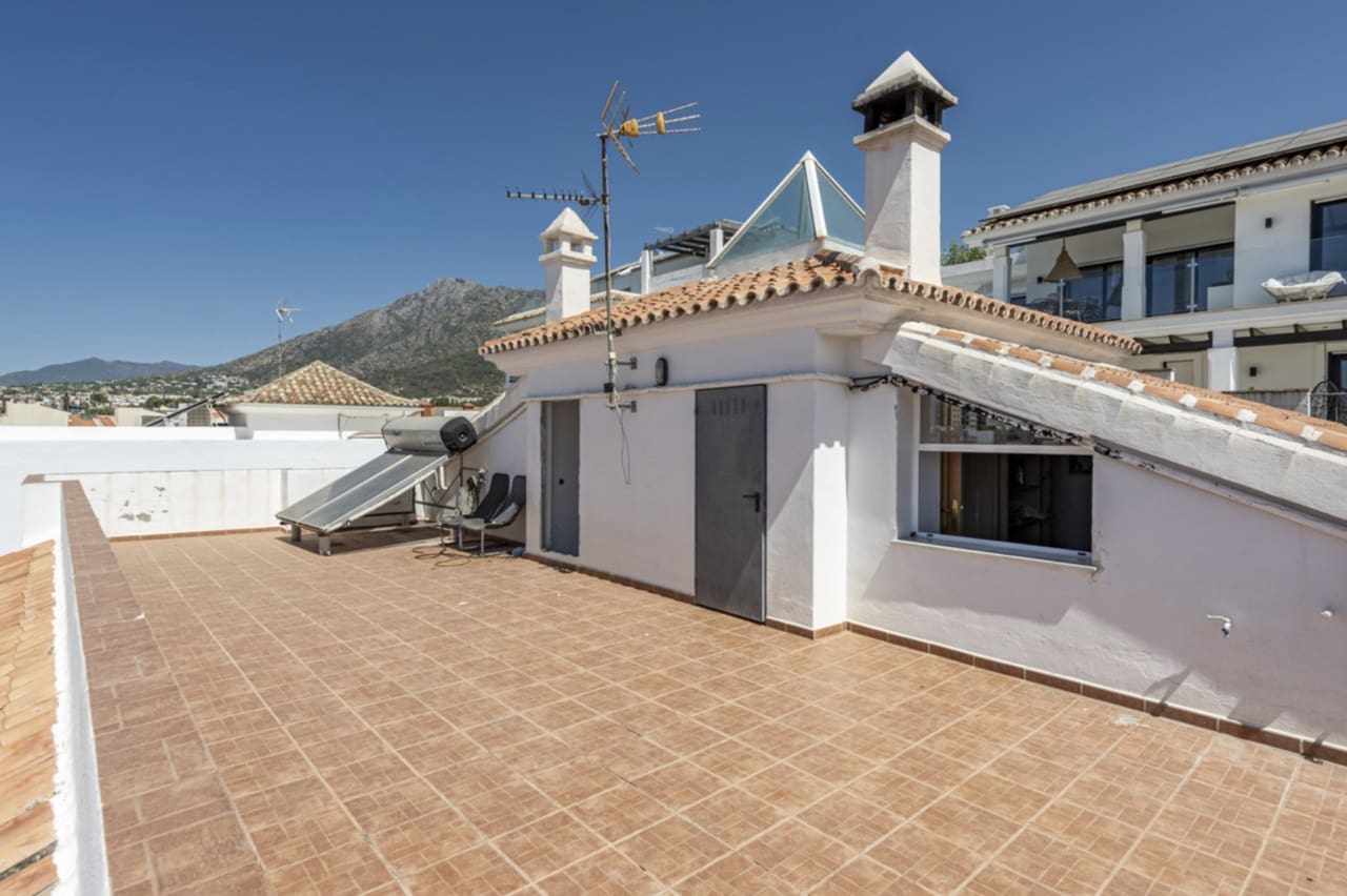 Chalet de 5 habitaciones en Marbella en venta con piscina garaje - 1.295.000 € (Ref: 8796325)
