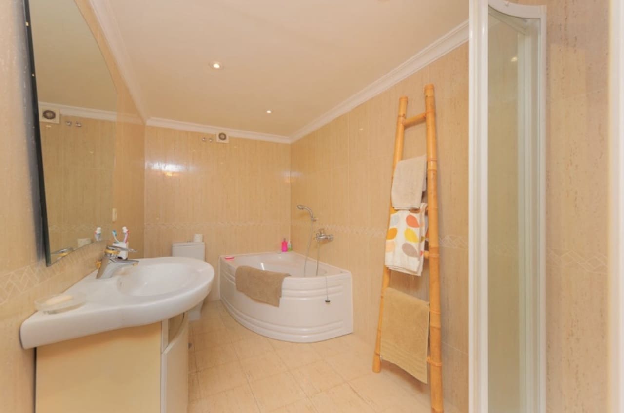 3 soveværelse Byhus til salg i Marbella - € 1.500.000 (Ref: 8796326)