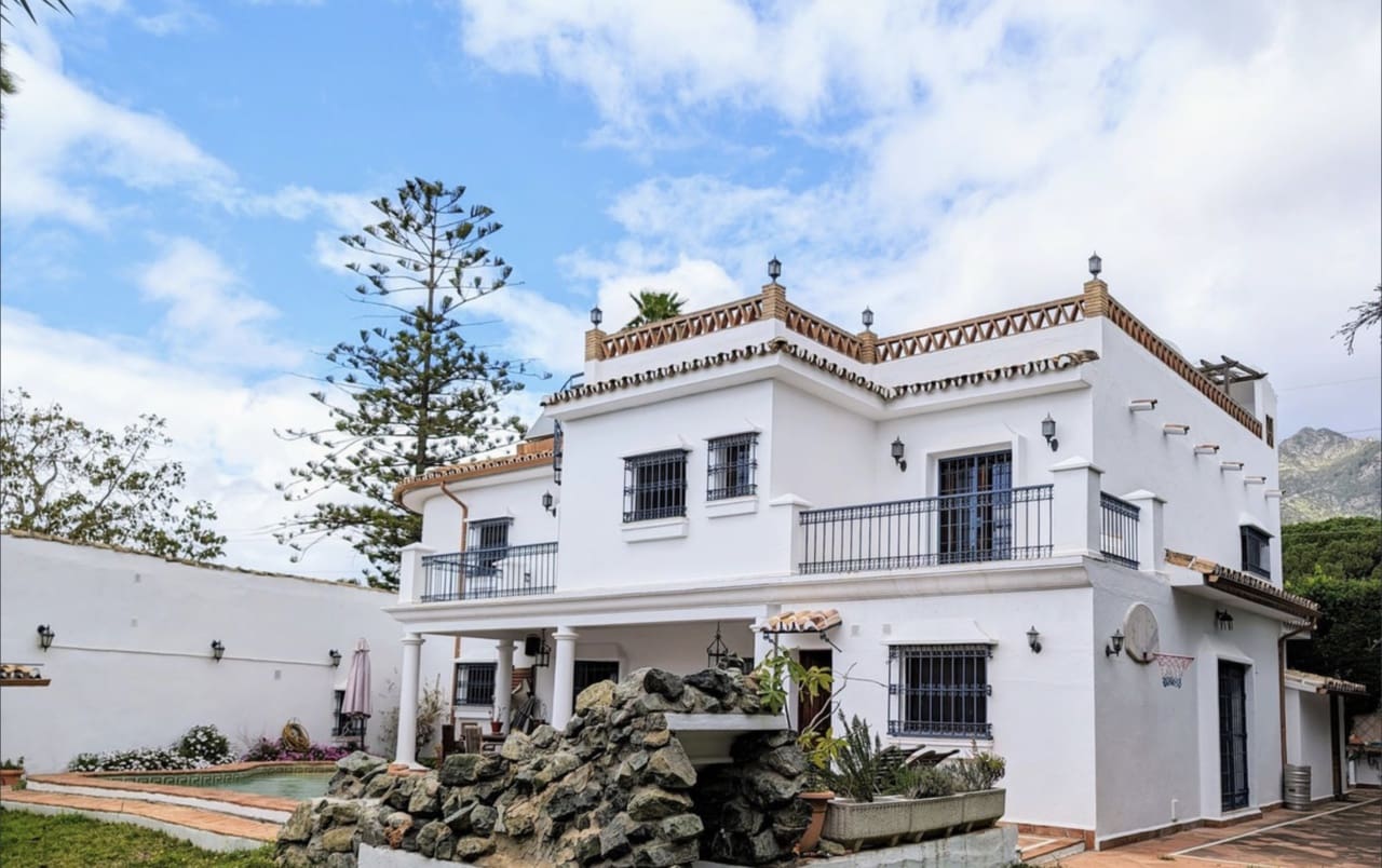 7 soveværelse Villa til salg i Marbella med swimmingpool garage - € 1.150.000 (Ref: 8796327)