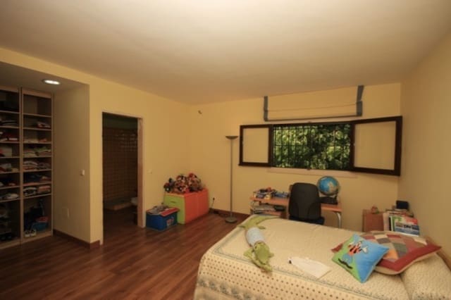 7 chambre Villa/Maison à vendre à Casco Antiguo, Marbella avec piscine garage - 1 150 000 € (Ref: 8796327)