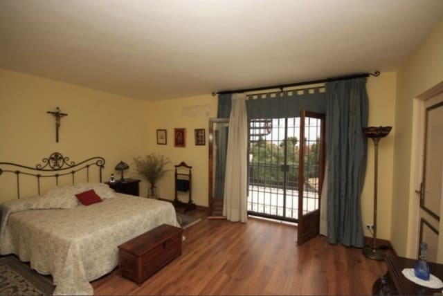 7 chambre Villa/Maison à vendre à Casco Antiguo, Marbella avec piscine garage - 1 150 000 € (Ref: 8796327)