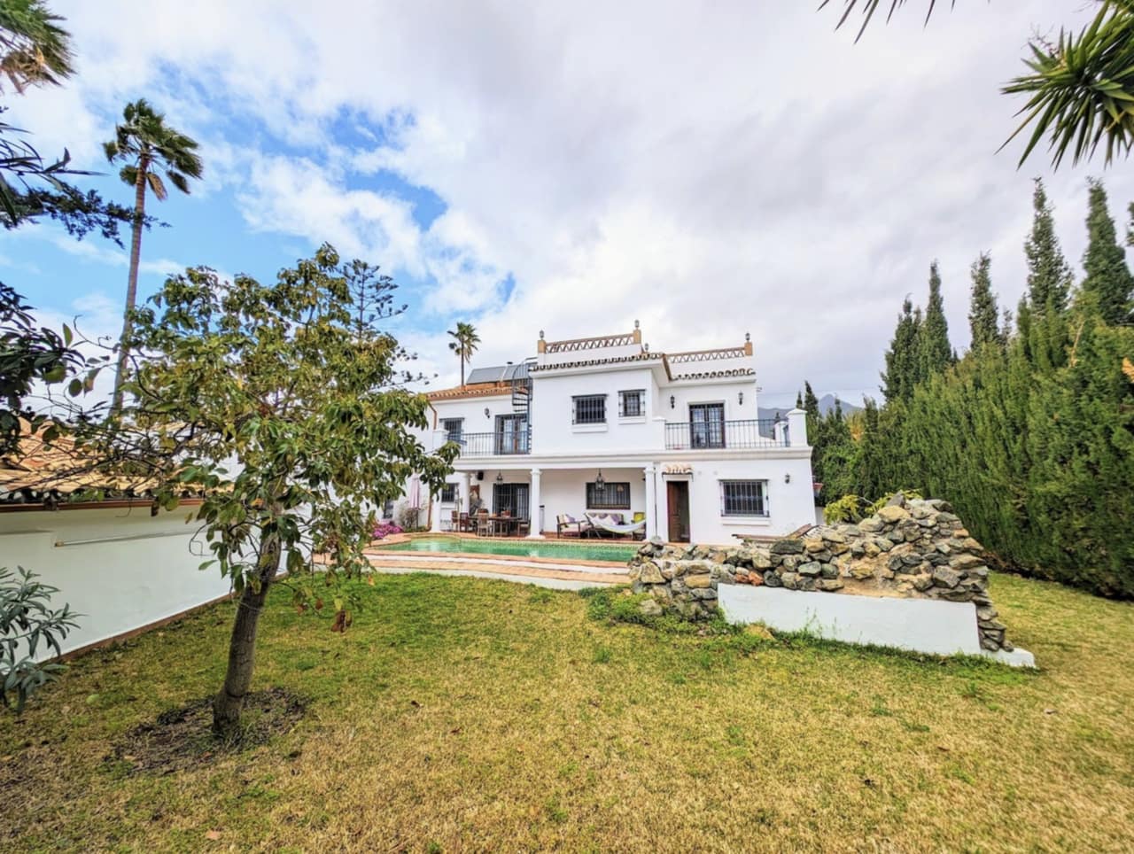 7 soveværelse Villa til salg i Marbella med swimmingpool garage - € 1.150.000 (Ref: 8796327)