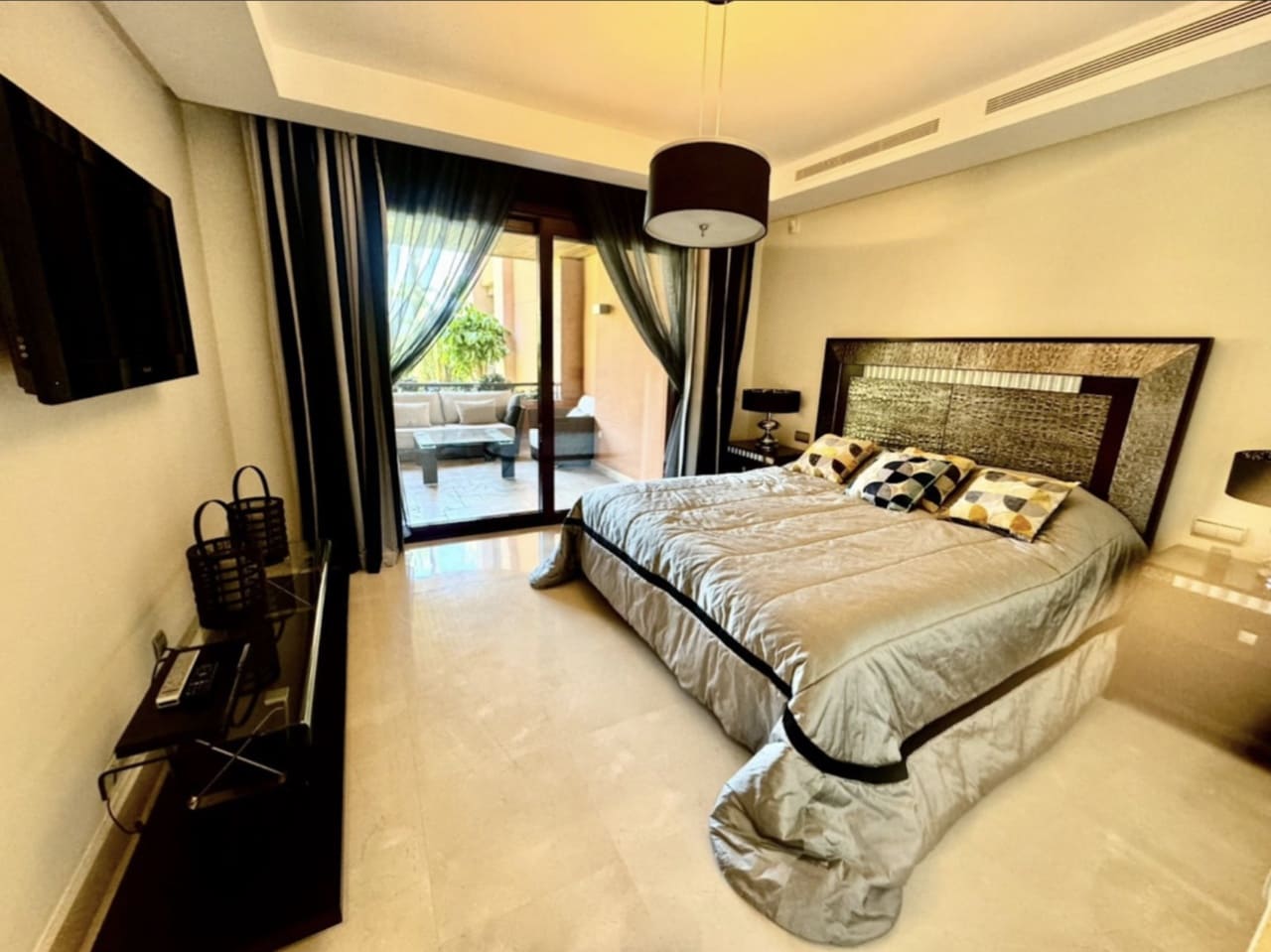 2 bedroom Apartment for sale in Puerto Banus with pool garage - € 2,800,000 (Ref: 8796328)