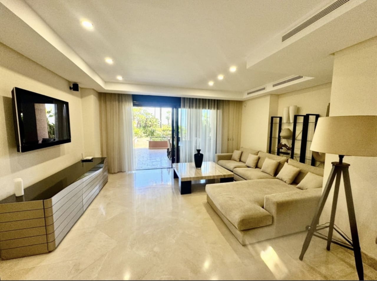 2 bedroom Apartment for sale in Puerto Banus with pool garage - € 2,800,000 (Ref: 8796328)