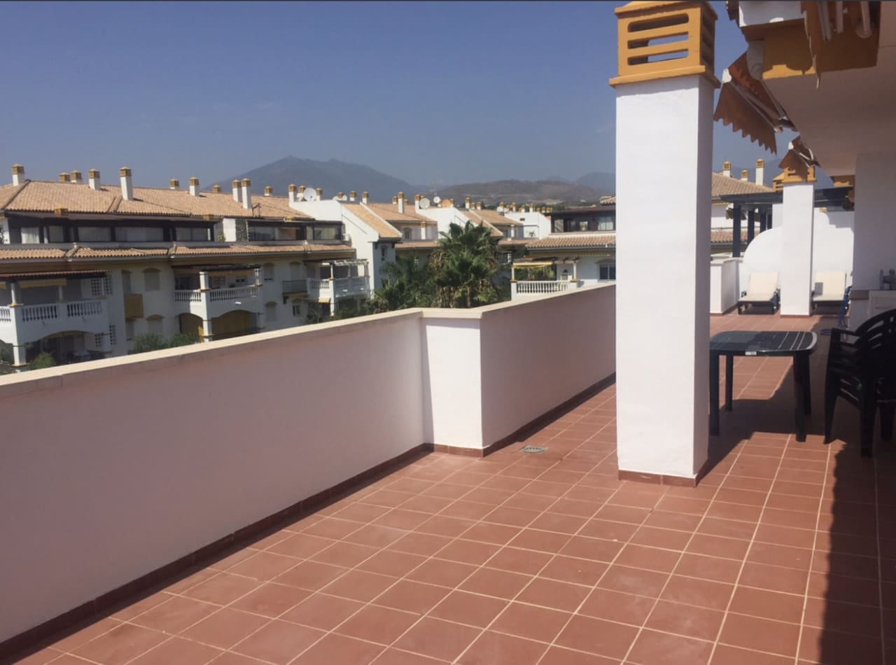 2 soveværelse Penthouse til salg i Puerto Banus med swimmingpool garage - € 530.000 (Ref: 8796330)