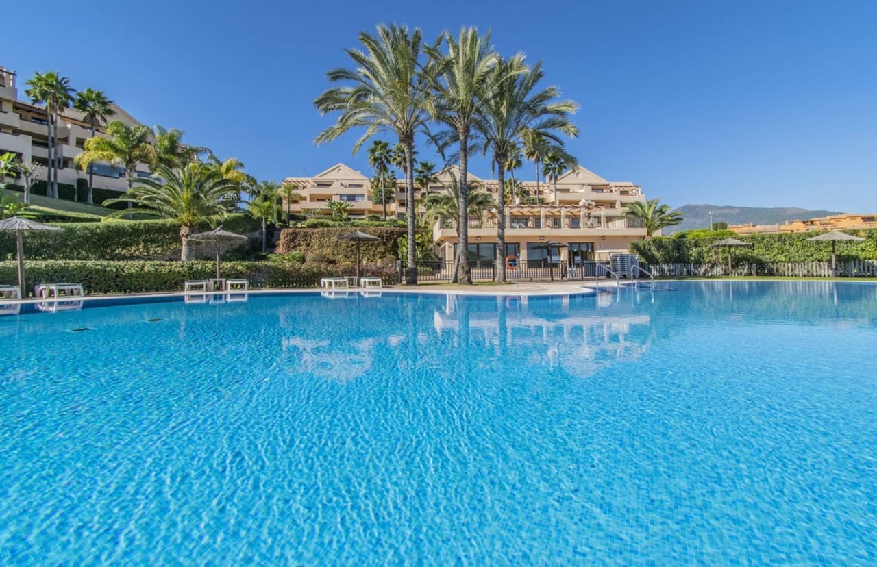 2 chambre Appartement à vendre à Benahavis avec piscine garage - 590 000 € (Ref: 8796332)