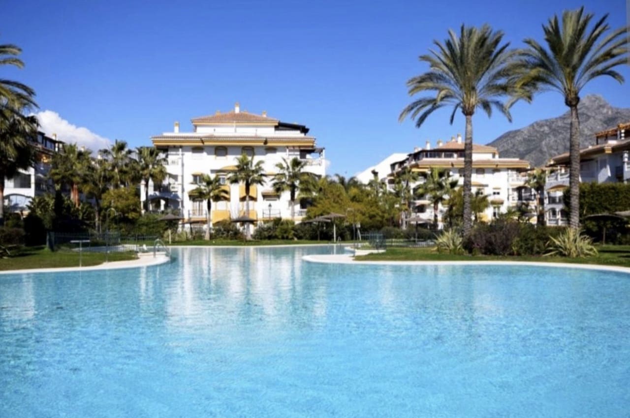 3 soverom Leilighet til salgs i Puerto Banus med svømmebasseng - € 460 000 (Ref: 8796333)