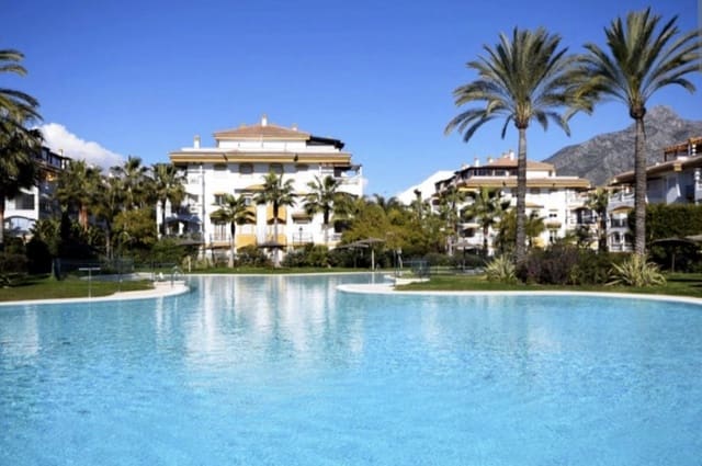 3 soverom Leilighet til salgs i Puerto Banus, Marbella med svømmebasseng - € 460 000 (Ref: 8796333)