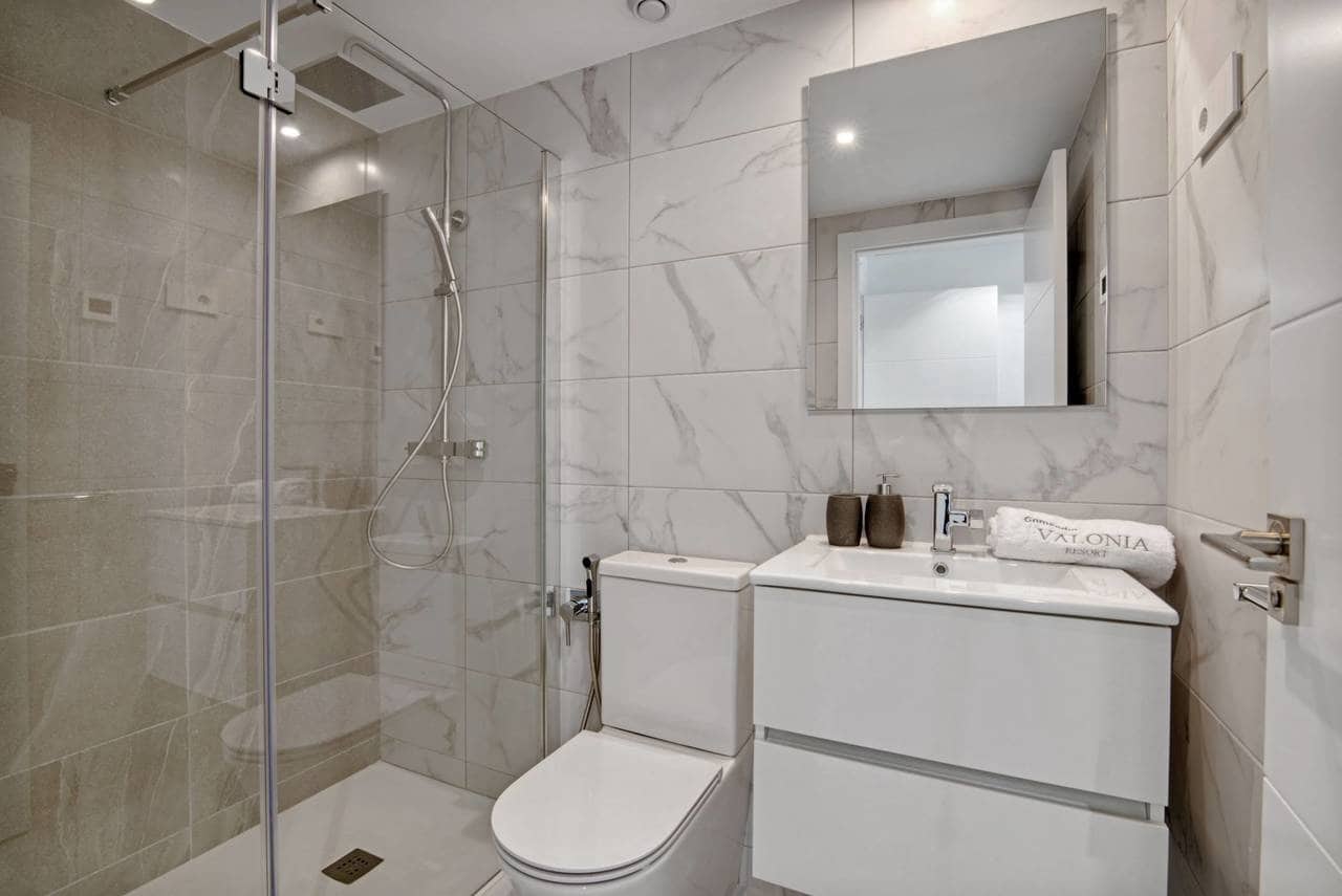 2 Zimmer Apartment zu verkaufen in Torrevieja mit Pool Garage - 429.000 € (Ref: 8799663)