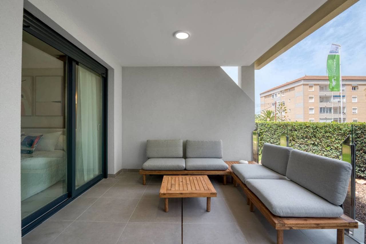2 Zimmer Apartment zu verkaufen in Torrevieja mit Pool Garage - 429.000 € (Ref: 8799663)