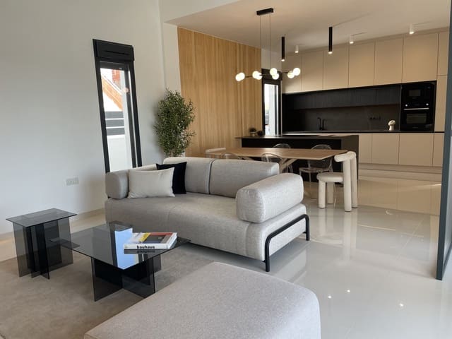 Chalet de 3 habitaciones en San Miguel de Salinas en venta con piscina - 499.900 € (Ref: 8800311)
