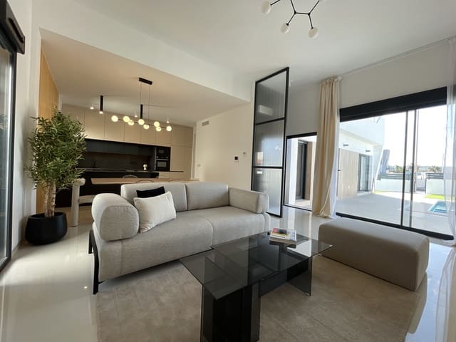Chalet de 3 habitaciones en San Miguel de Salinas en venta con piscina - 499.900 € (Ref: 8800311)