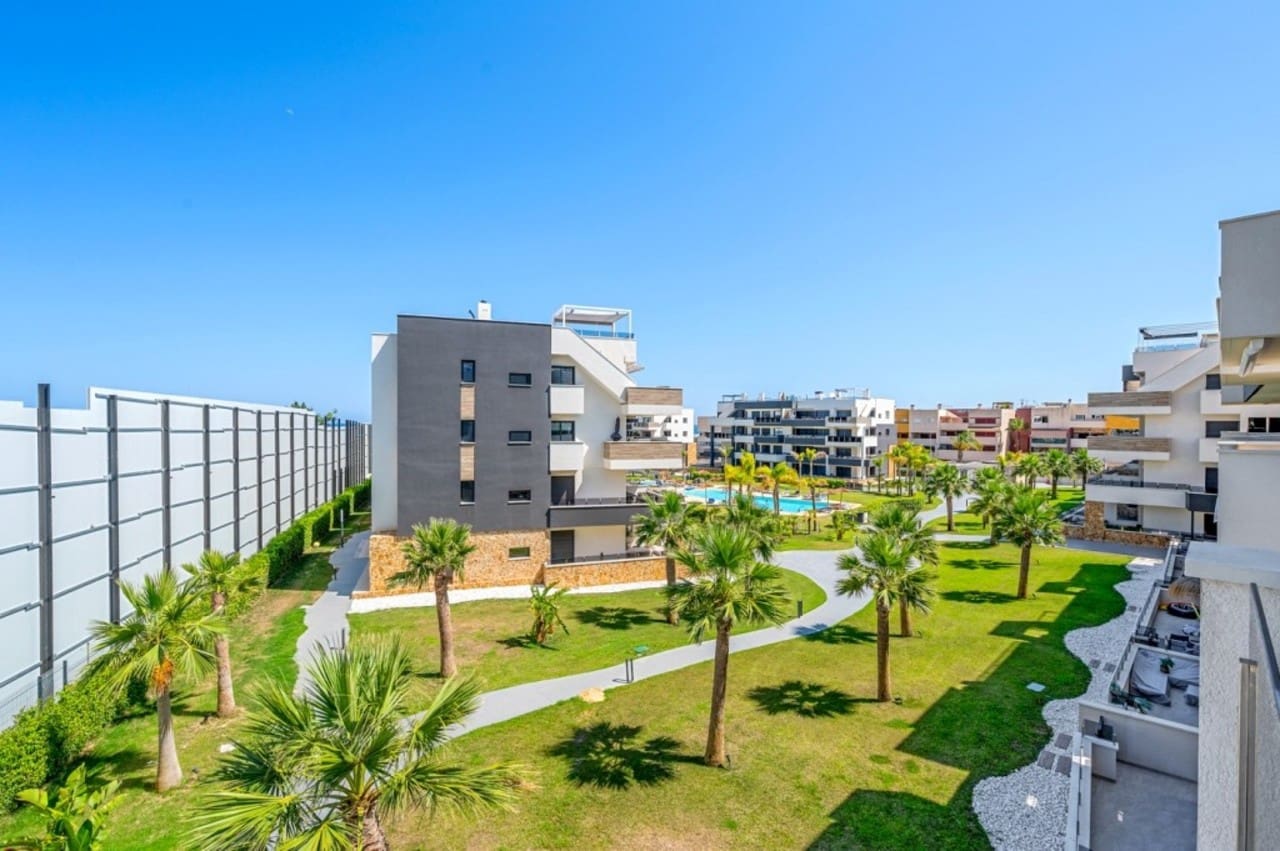 2 soverom Leilighet til salgs i Orihuela Costa med svømmebasseng garasje - € 315 000 (Ref: 8801595)