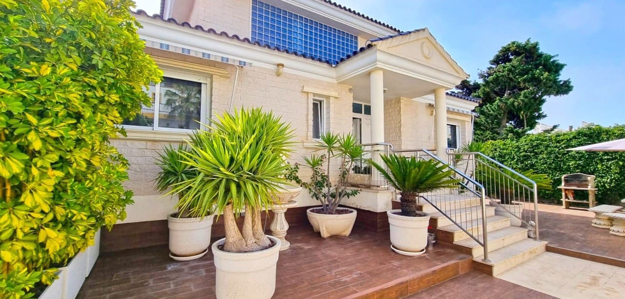 5 Zimmer Villa zu verkaufen in Torrevieja mit Pool - 1.170.000 € (Ref: 8806275)
