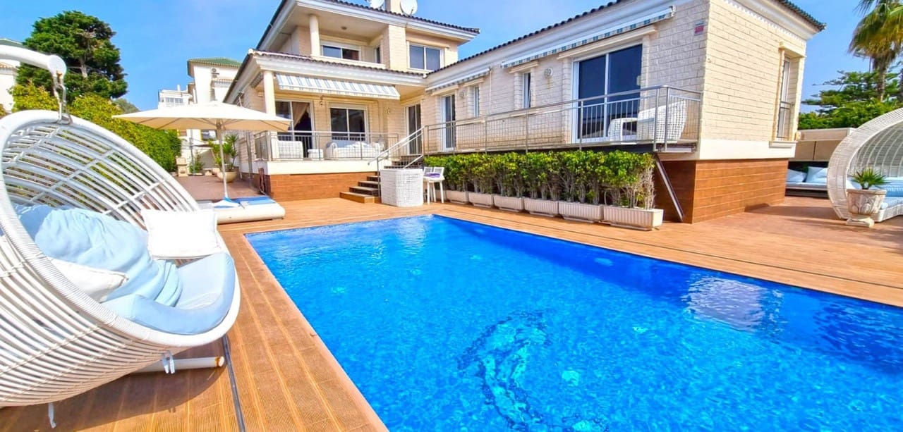 5 Zimmer Villa zu verkaufen in Torrevieja mit Pool - 1.170.000 € (Ref: 8806275)