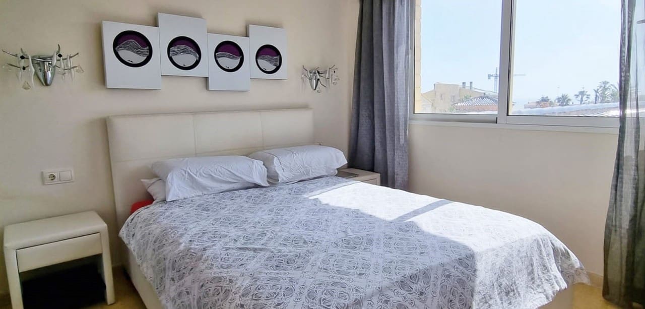5 Zimmer Villa zu verkaufen in Torrevieja mit Pool - 1.170.000 € (Ref: 8806275)