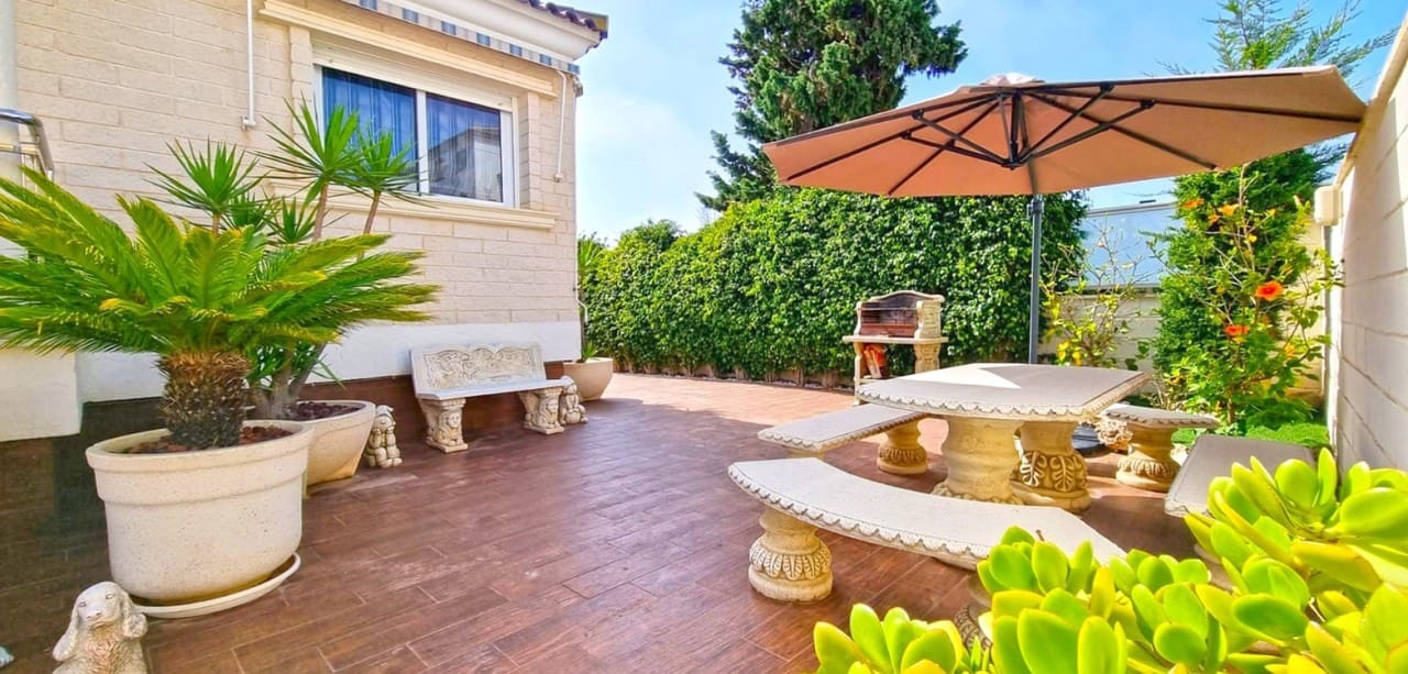 5 Zimmer Villa zu verkaufen in Torrevieja mit Pool - 1.170.000 € (Ref: 8806275)