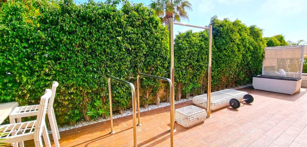 5 Zimmer Villa zu verkaufen in Torrevieja mit Pool - 1.170.000 € (Ref: 8806275)