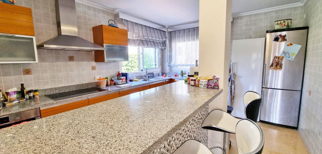 5 Zimmer Villa zu verkaufen in Torrevieja mit Pool - 1.170.000 € (Ref: 8806275)