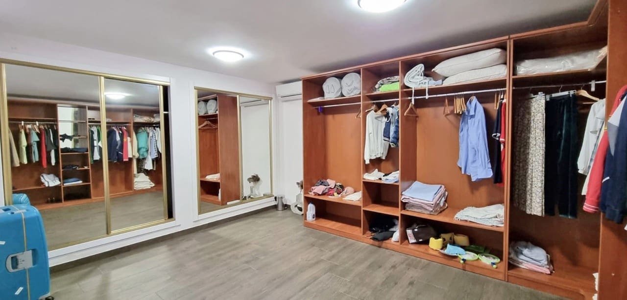 5 Zimmer Villa zu verkaufen in Torrevieja mit Pool - 1.170.000 € (Ref: 8806275)
