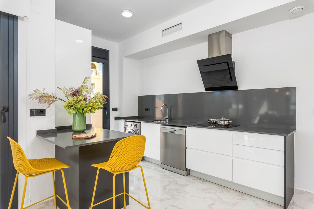 3 slaapkamer Villa te koop in Benijofar met zwembad garage - € 435.000 (Ref: 8810621)