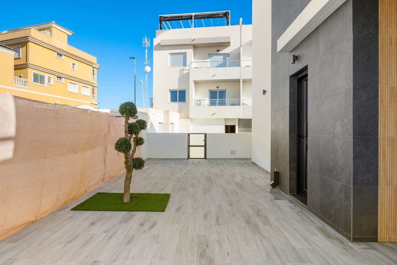 3 slaapkamer Villa te koop in Benijofar met zwembad garage - € 435.000 (Ref: 8810621)