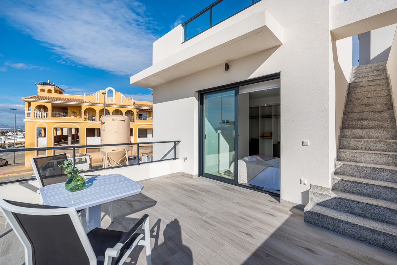 3 slaapkamer Villa te koop in Benijofar met zwembad garage - € 435.000 (Ref: 8810621)