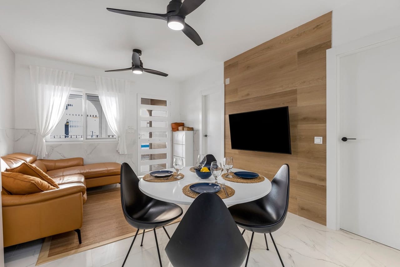 2 sypialnia Apartament na sprzedaż w Torrevieja z basenem - 165 000 € (Ref: 8813804)