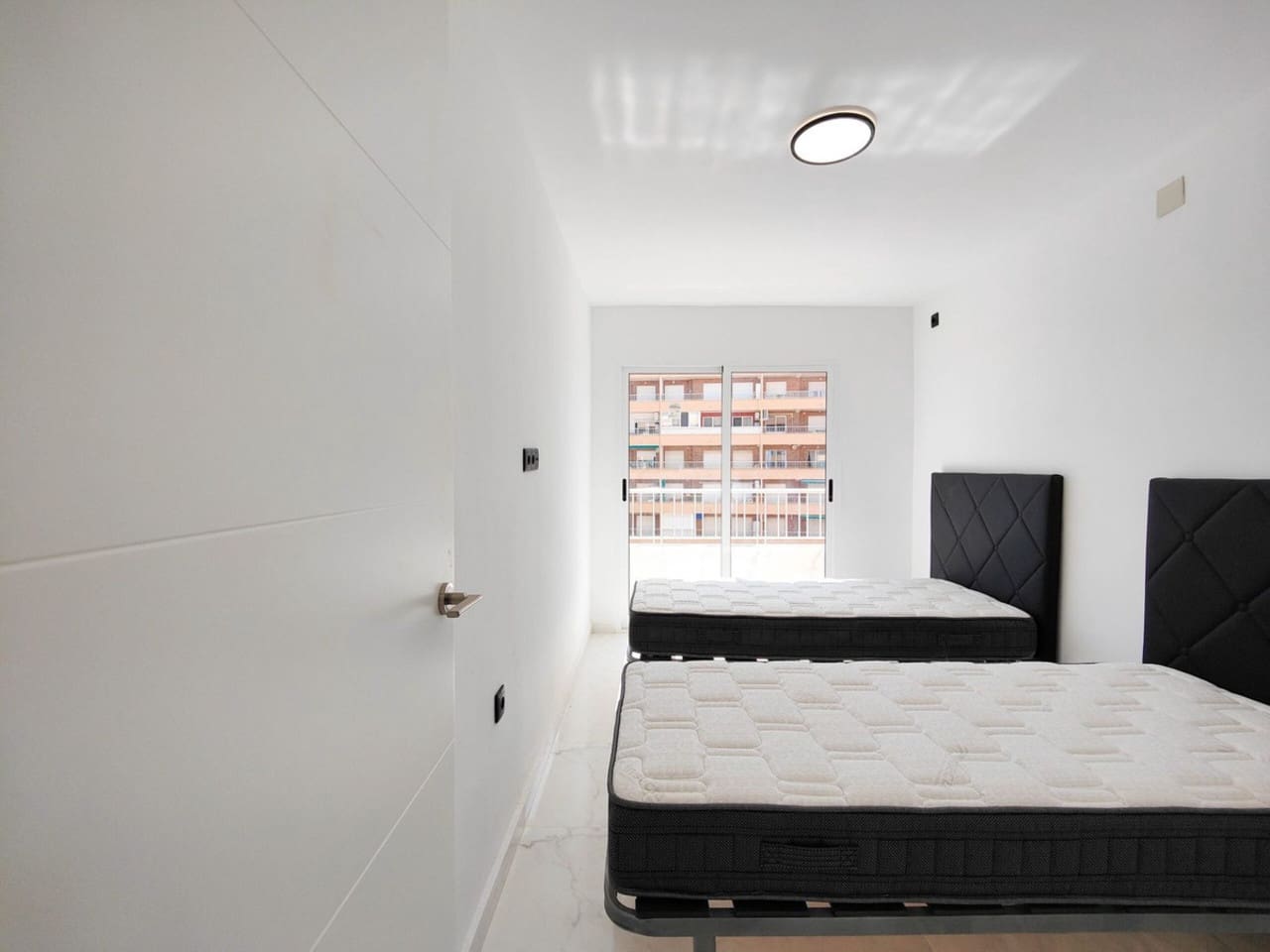 2 slaapkamer Appartement te koop in Punta Prima met zwembad - € 189.000 (Ref: 8822095)