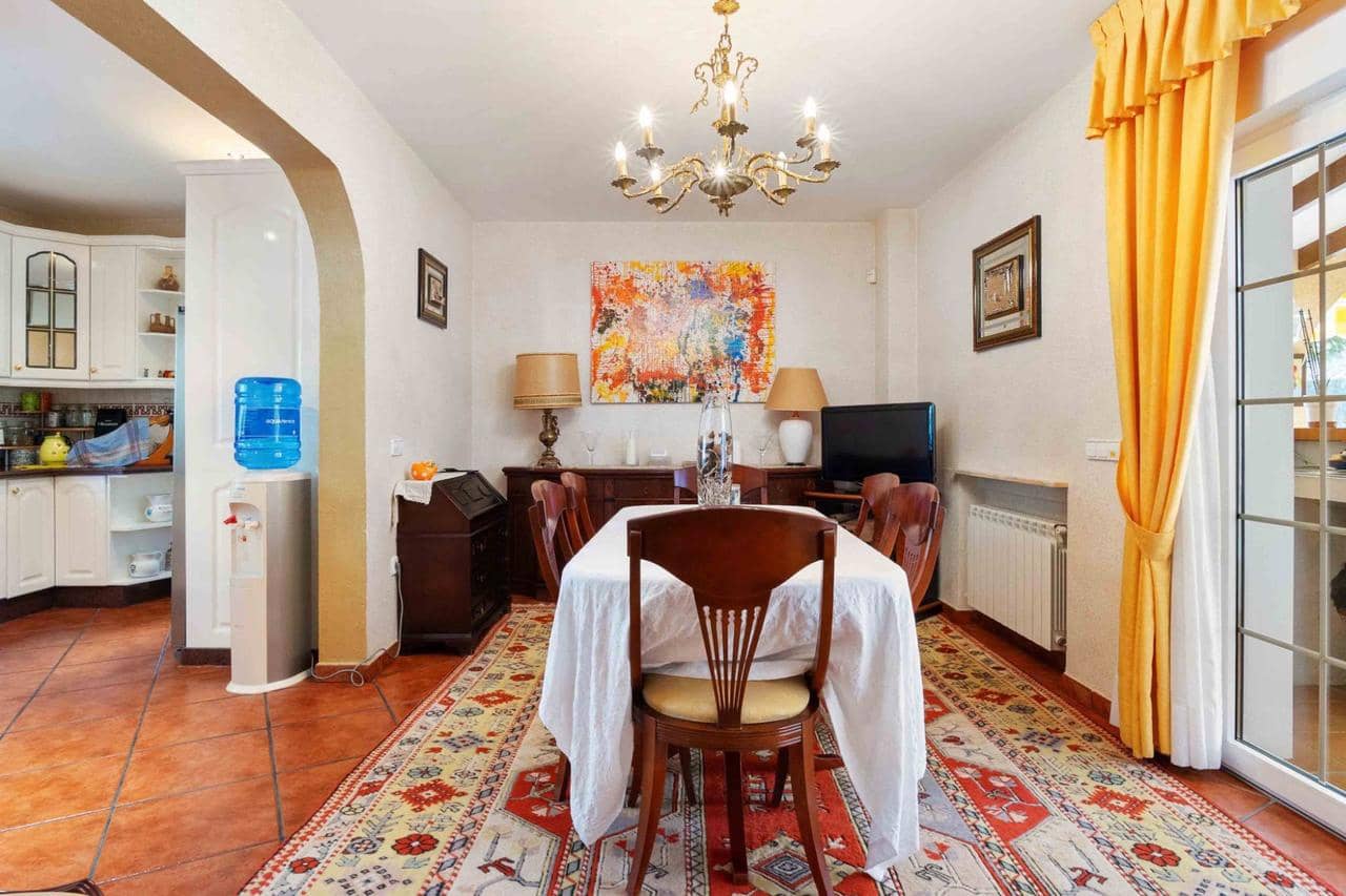 3 bedroom Villa for sale in Cabo Roig with pool - € 1,550,000 (Ref: 8824872)